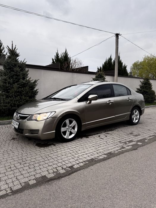 Хонда ксівік 1.8 бензин газ