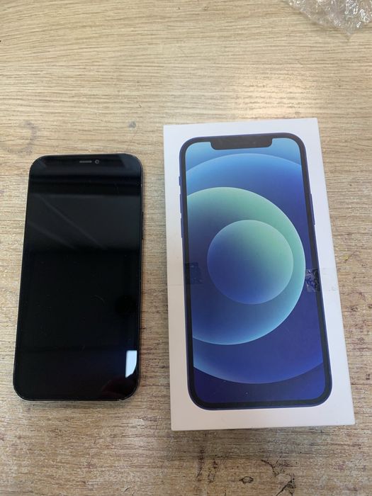 Телефон Apple 12/128