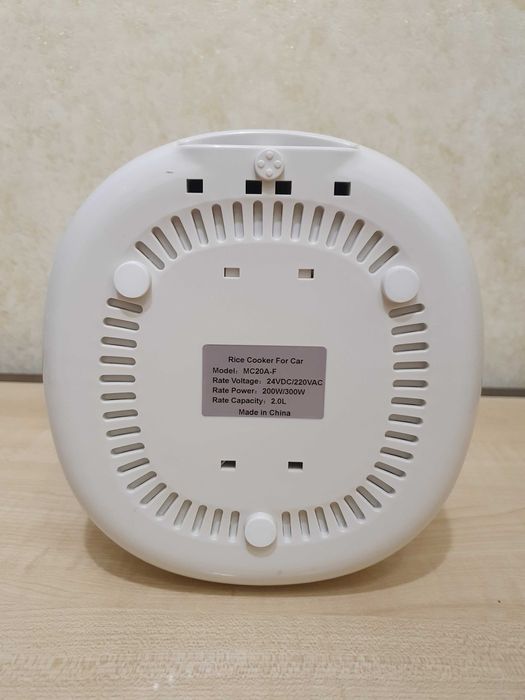 Безкоштовна доставка! Мультиварка автомобильная 2л 24-220V вольт