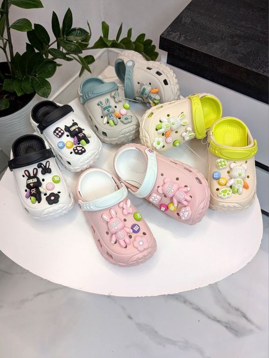 крокси для дівчаток та хлопчиків.