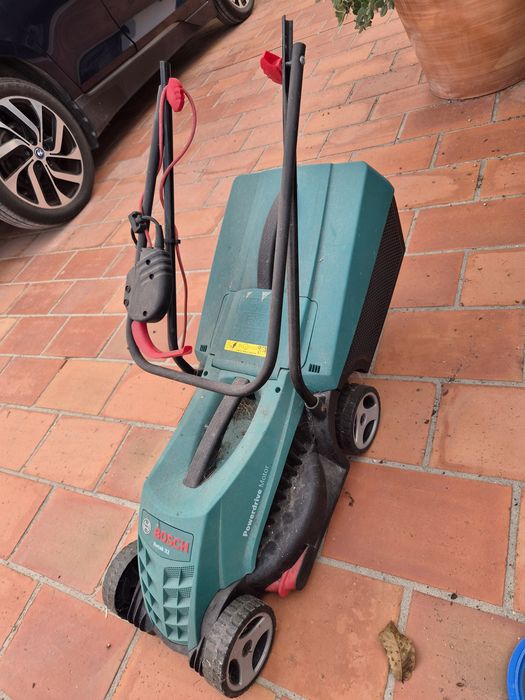 Corta-relva elétrico Bosch Rotak 32 – 1200W
