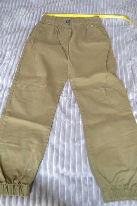 Spodnie rozm. 36 Bershka zielone