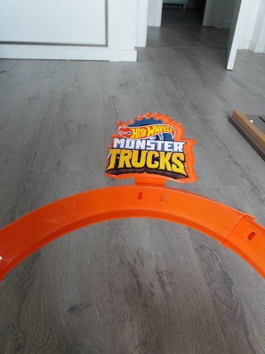 Pista Hot Wheels Monster Trucks