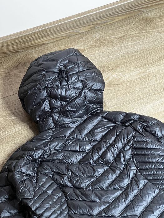 Продам БОМБЕЗНУ жіночу пухову курточку Berghaus Extrem Ultra-Light Down Jacket
