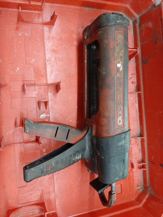 Wyciskacz do kleju żywicy dozownik HILTI MD2000 pistolet
