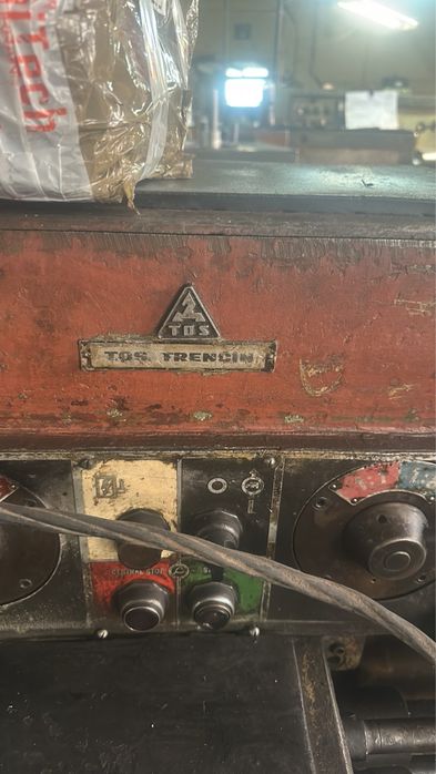 Верстат токарний TOC