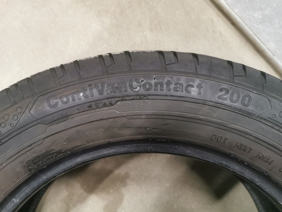 Komplet opon 215/60R17C 109/107T Continental ContiVanContact 200