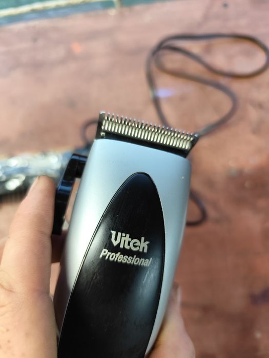 Продам машинку для стрижки Vitek