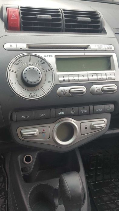 Продам авто HONDA JAZZ