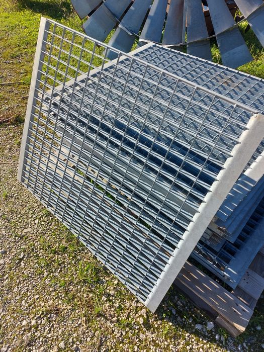 Grelhas metalicas galvanizadas
