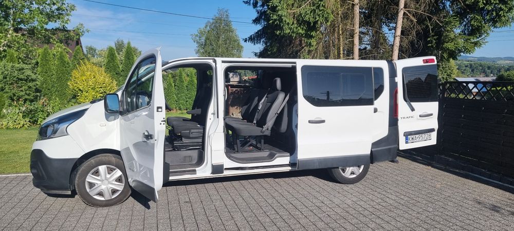 Wynajem busa 8 osobowy wersja long