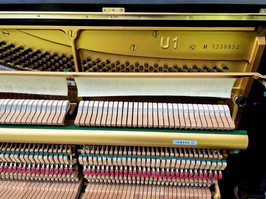 Pianino YAMAHA U1 121cm 1981r CZARNY POŁYSK