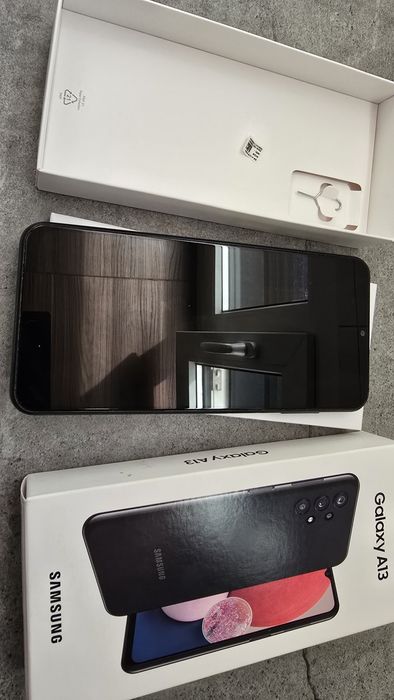 Samsung Galaxy A13 (64GB / 4GB RAM)