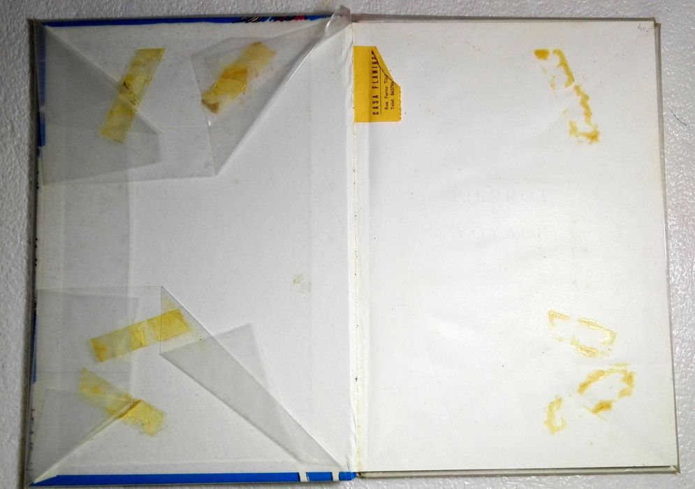 Livro Pierrot en Voyage - 2º ano