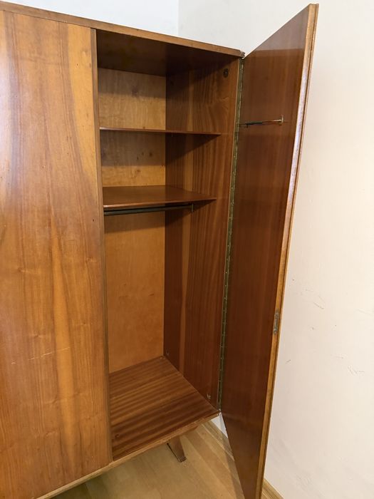 Szafa drewniana - stylowa i pojemna