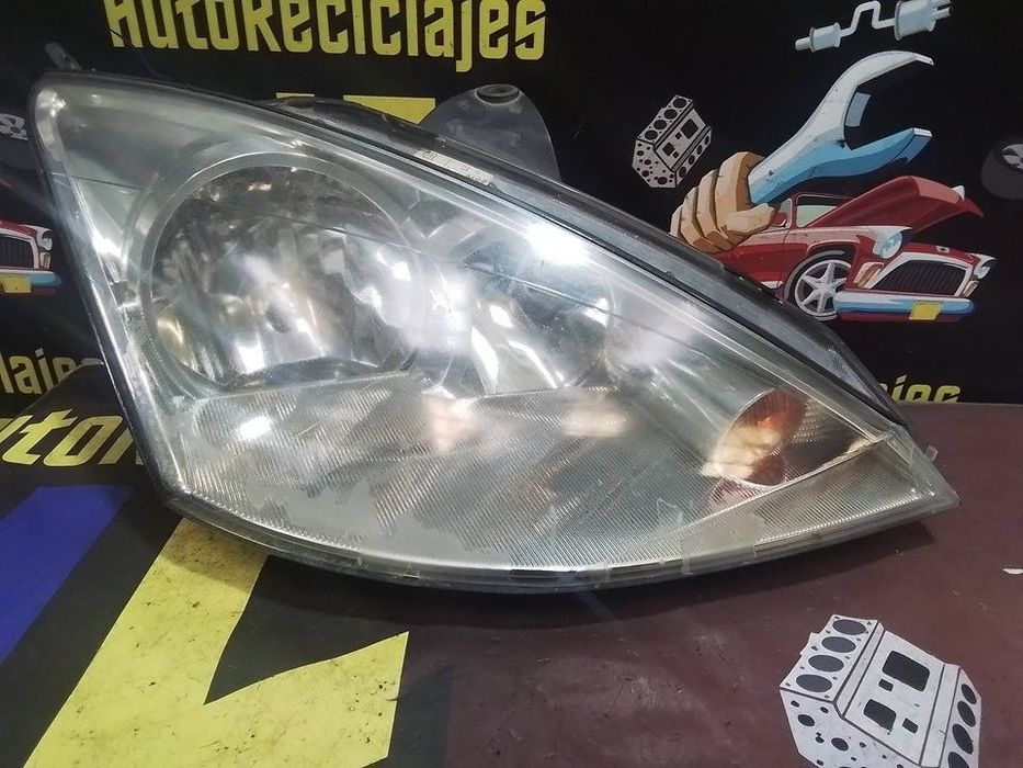 FAROL DIREITO FORD FOCUS TURNIER 1998