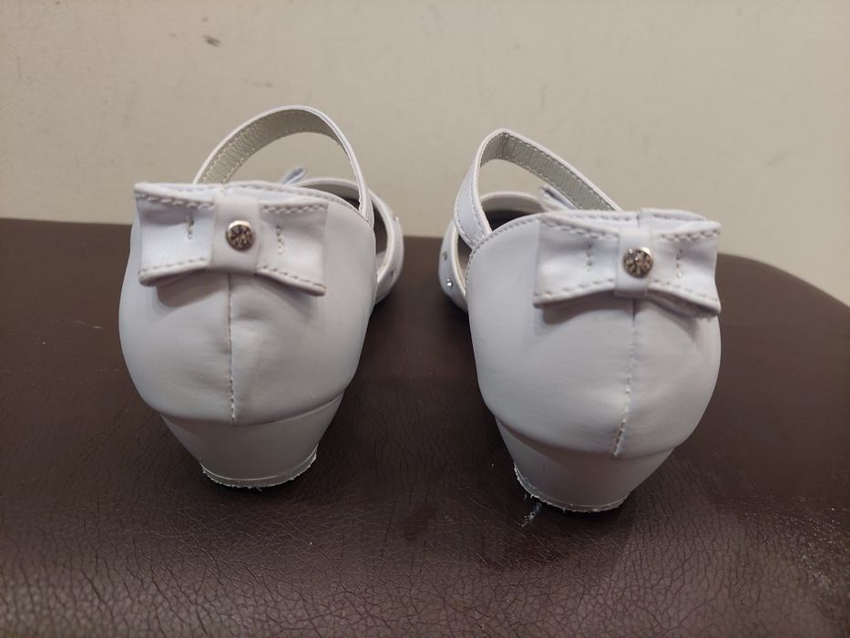Buty białe komunijne