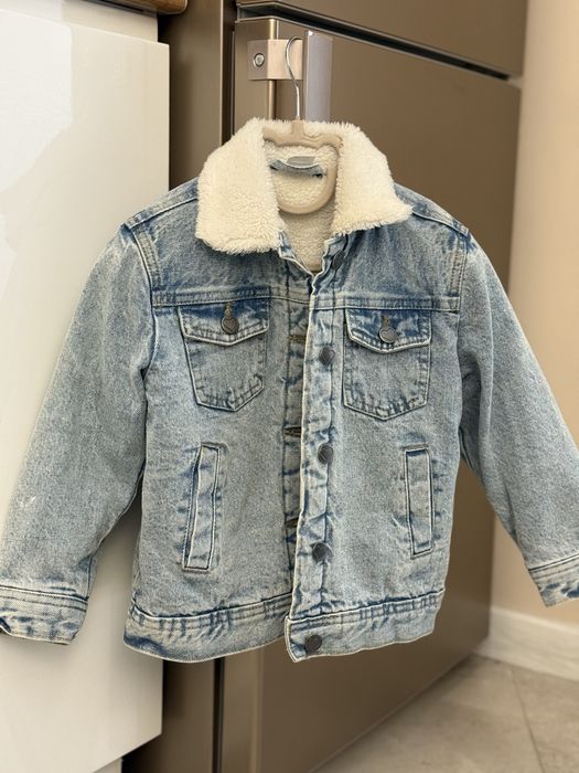 Джинсова куртка для дівчинки