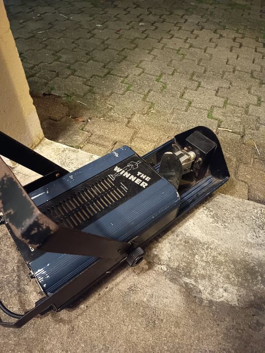 4  projetores de luzes