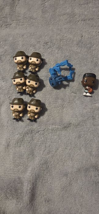 Figurki stranger things kinder joy