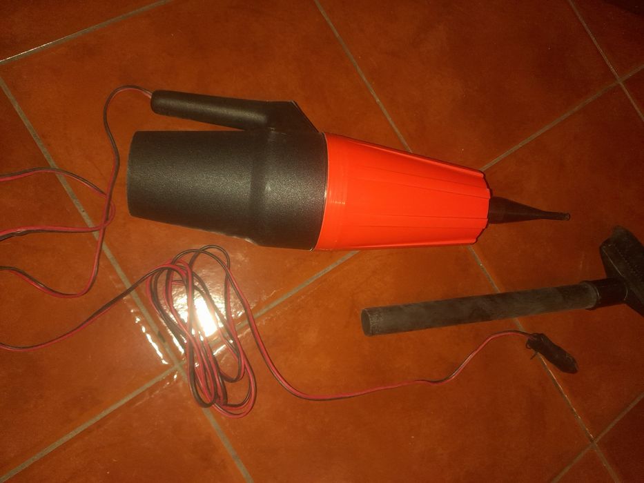 Aspirador portátil para automóvel