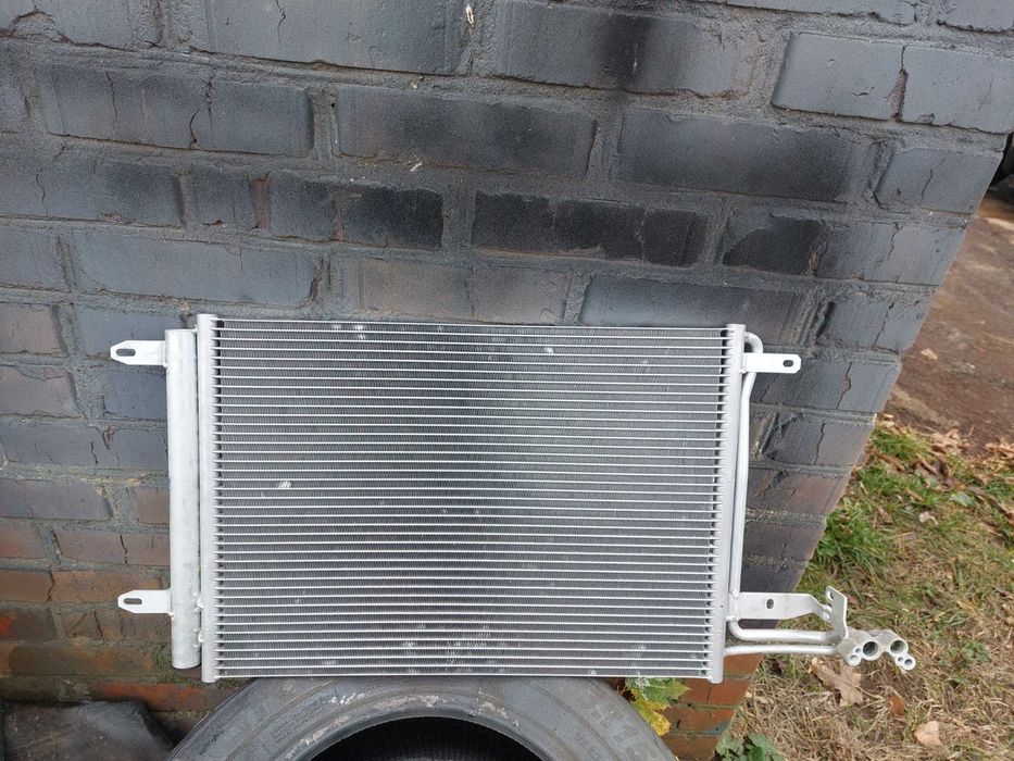 Радіатор кондиціонера Туран 2.0 TDI