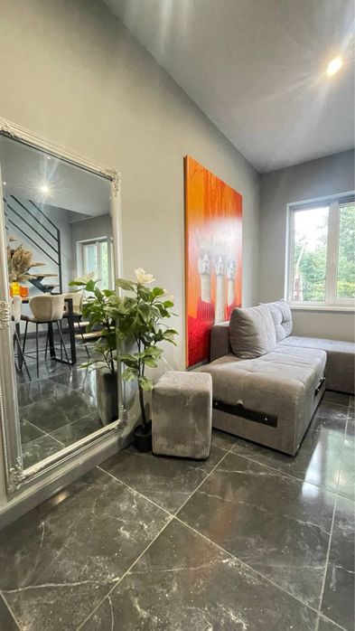 Апарт-готель  ,світло 24/7 ,генератор  ,власна парковка