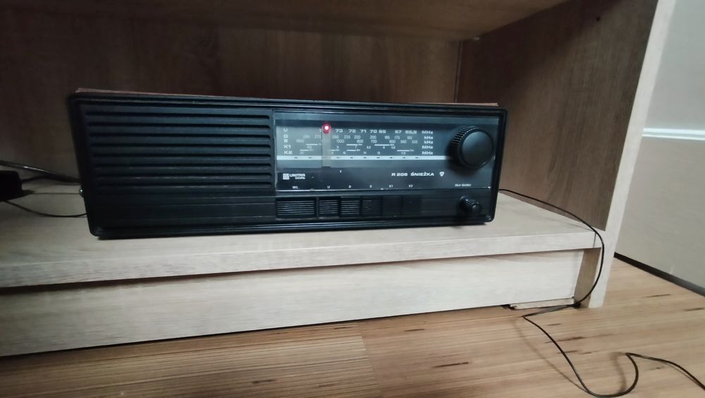 Radio Unitra śnieżka r 206 przestrojona na nowy UKF