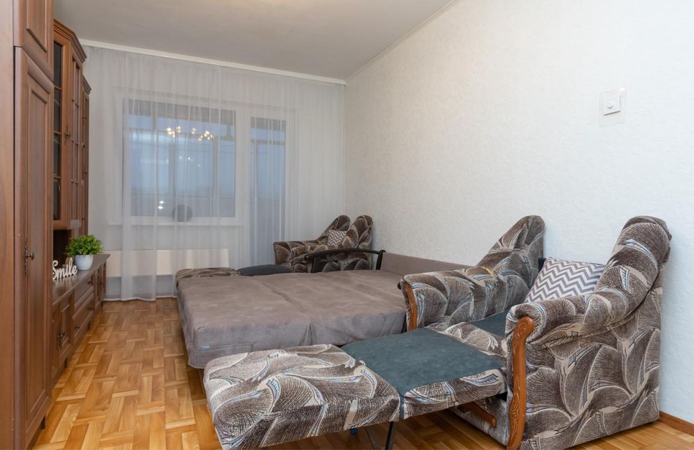 Подобово.Двукімнатна на 6 осіб.Позняки-10хв,Харьківська,Ахматової, 19