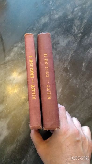 2 livros de aprendizagem de inglês muito antigos