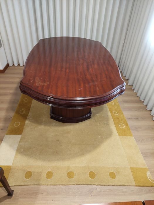 Mesa de jantar mogno