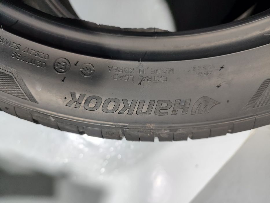2 pneus semi novos 235-45R20 Hankook - Oferta dos Portes