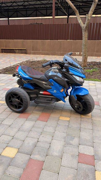 Дитячий електромотоцикл