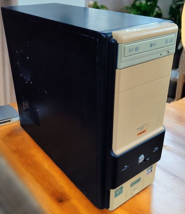 Komputer stacjonarny do gier Retro