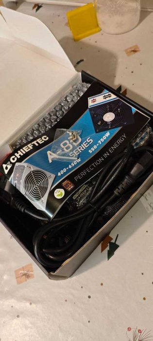 Блок питания компьютера Chieftec CTG-750C 750W A80, полный комплект.