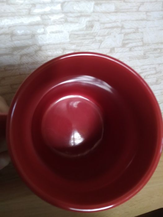 Керамічна чашка червона