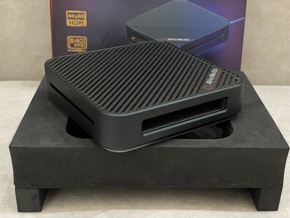 AVerMedia Live Gamer BOLT (GC555) - идеальное состояние, полный комплект