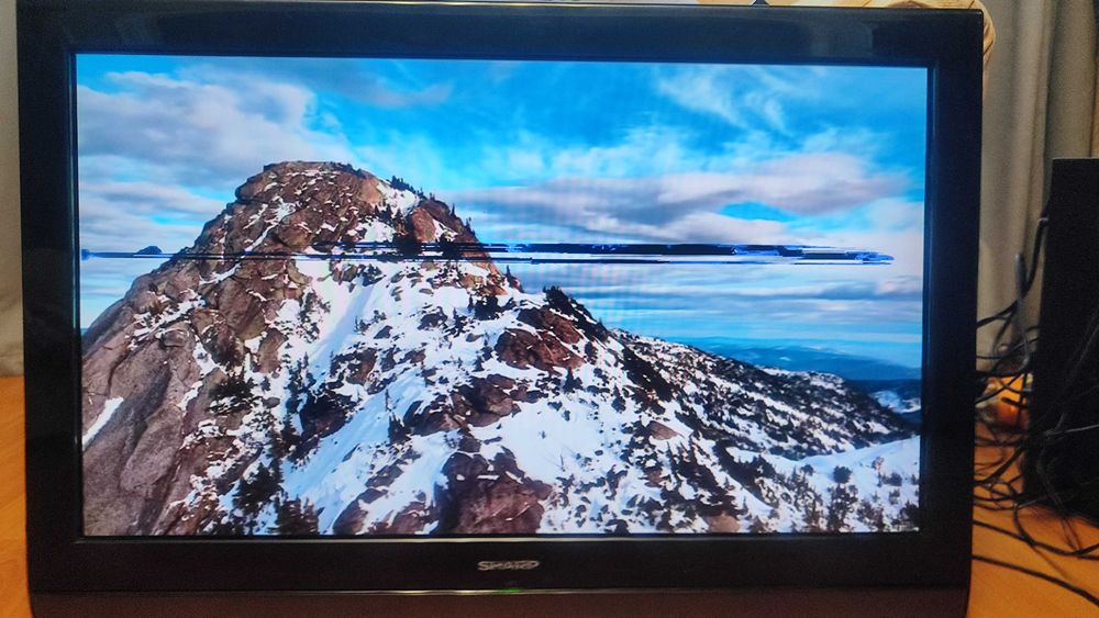 Телевизор Sharp LC-32SH7EBK с дефектом