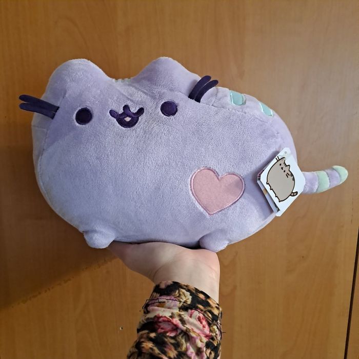 Pusheen z seduszkiem fioletowy nowy