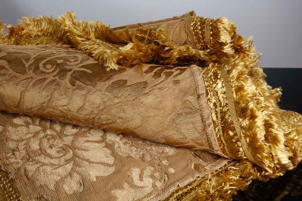 Colcha antiga de procissão