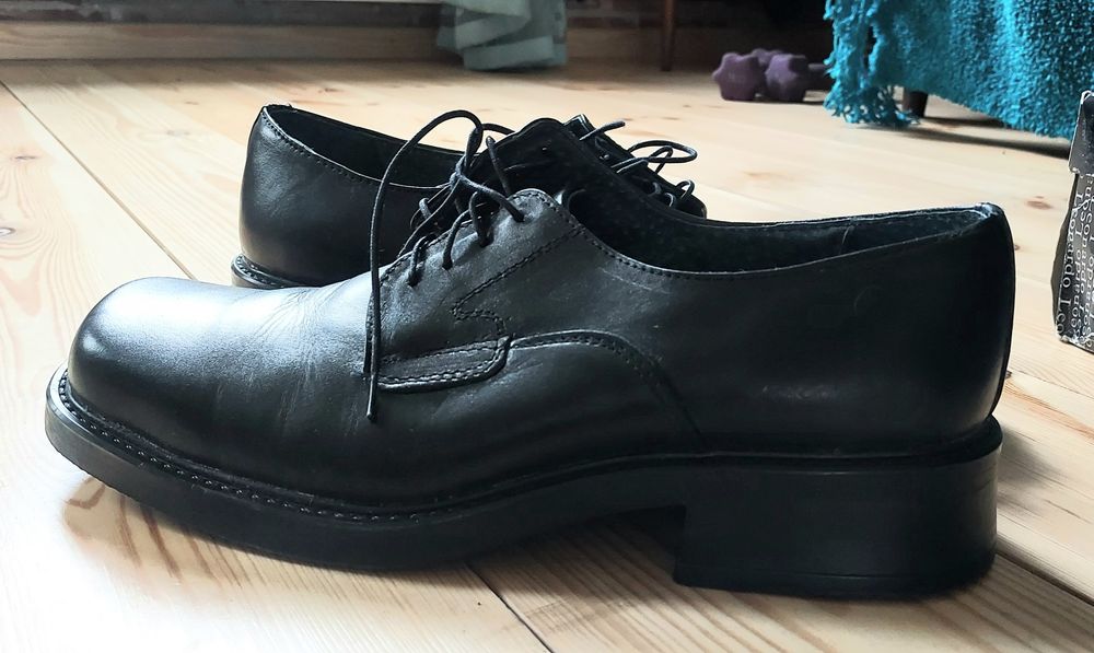 Męskie skórzane czarne półbuty pantofle 44