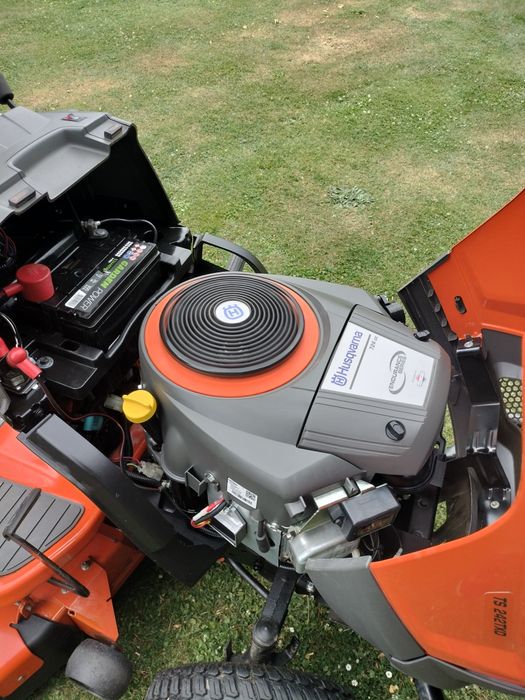 Kosiarka traktorek Husqvarna TS242TXD + nowy kosz trzykomorowy