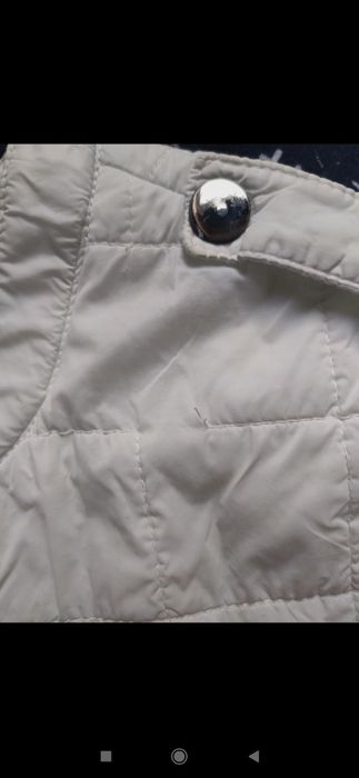 Biała kurtka pikowana