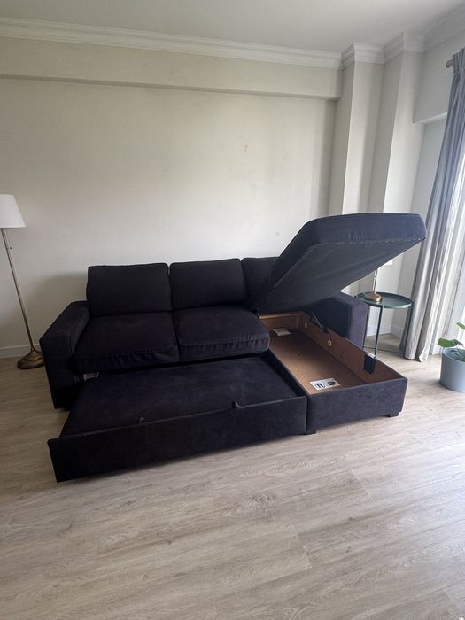 Sofá cama chaise lounge Gato Preto, com arrumação