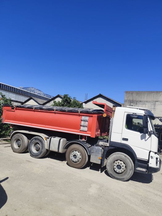 Volvo FMX 8x4 com Bascula