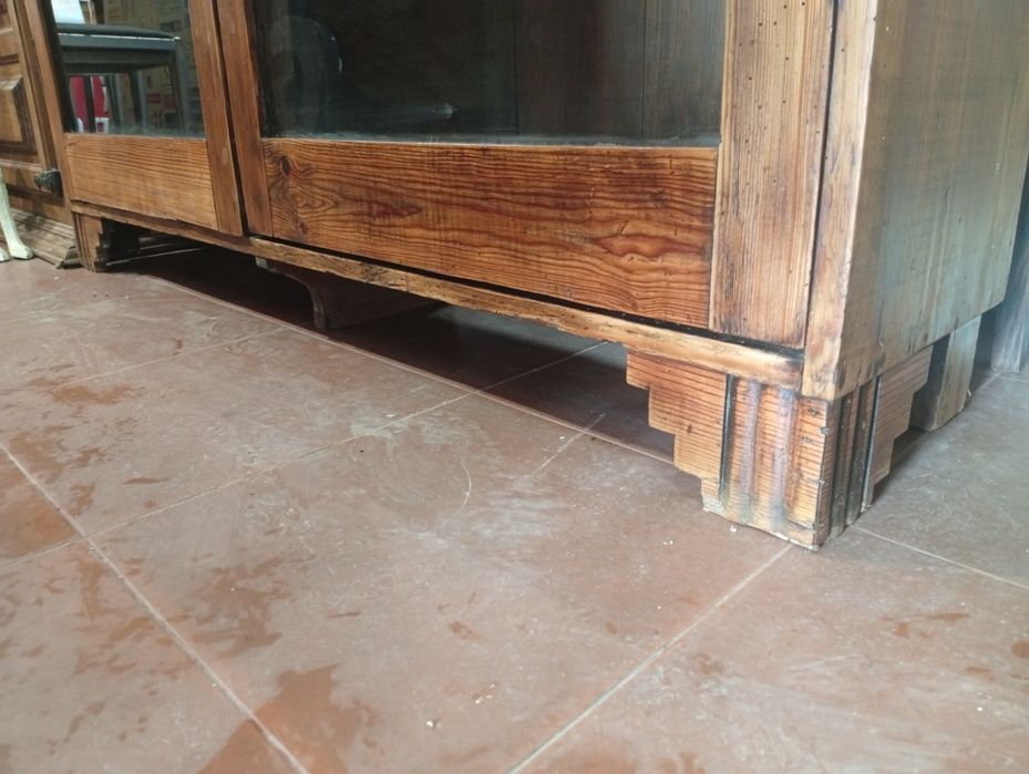 Móvel livreiro/louceiro