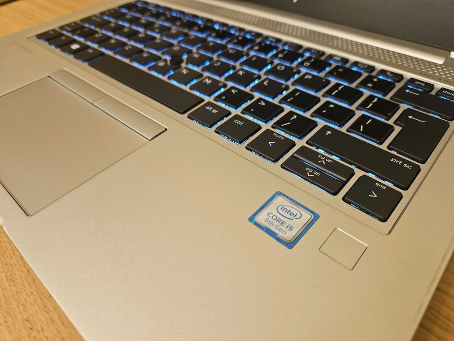 laptop HP EliteBook 830 G5 wraz ze STACJĄ DOKUJĄCĄ 230W. i5-8gen,512+8