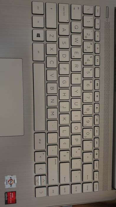 Portatil HP modelo 14s-fq0003np