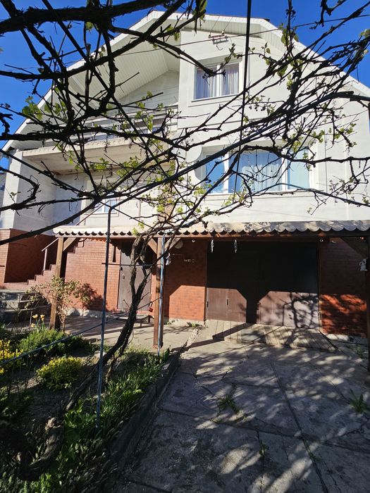 Дім біля лісу- спокій, простір та затишок