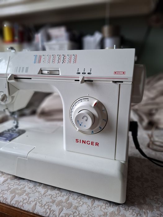 Maszyna do szycia Singer 2818C